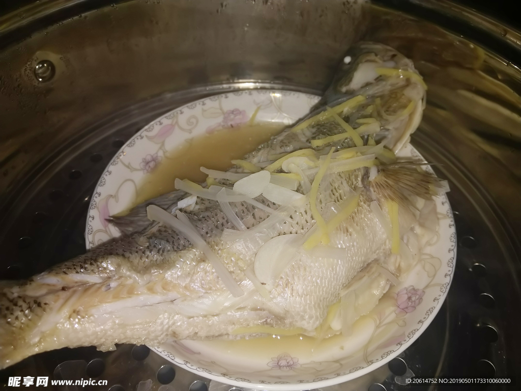 清蒸鲤鱼