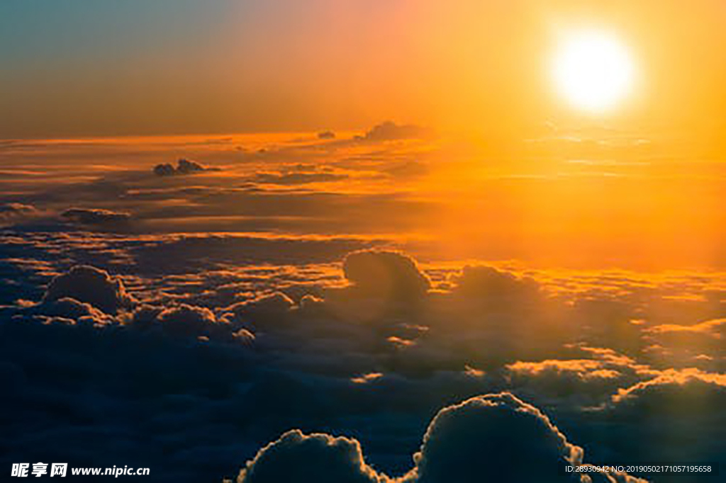 天空夕阳