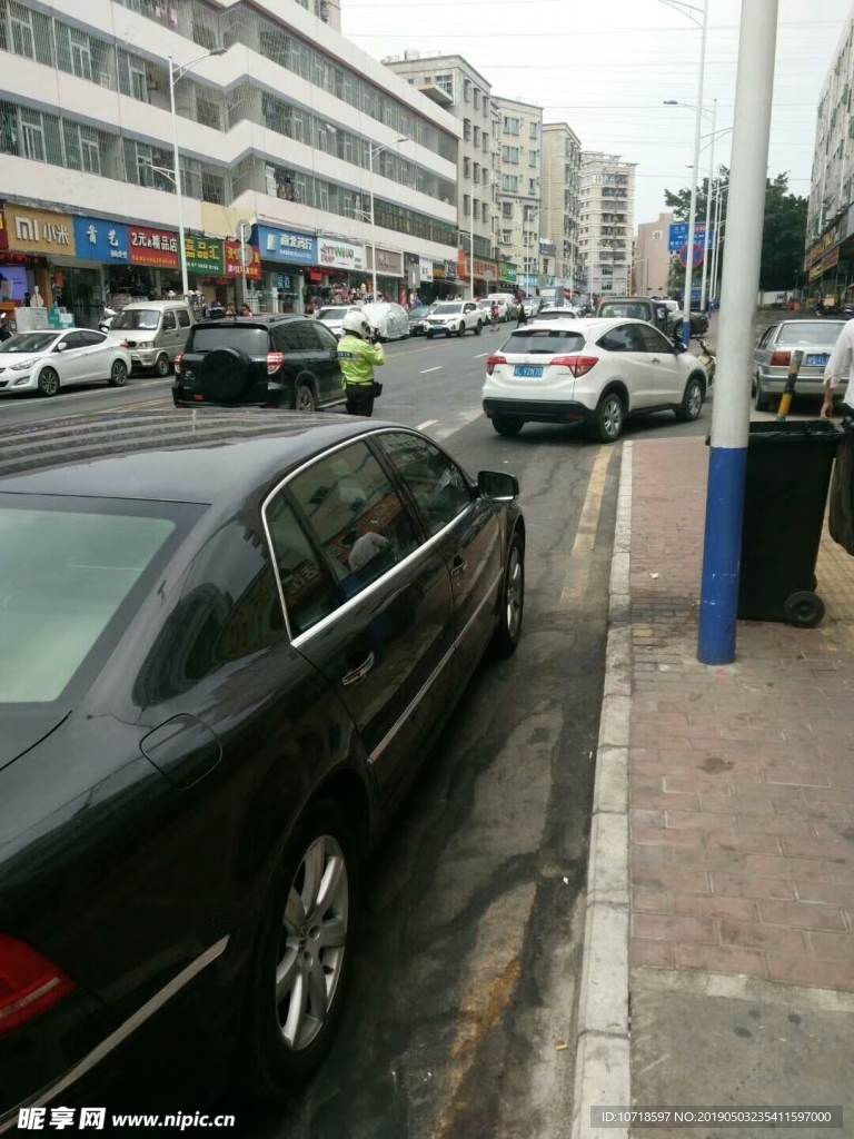 小汽车