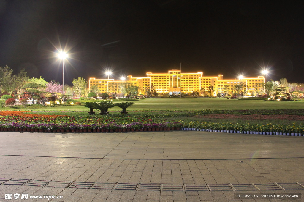 荣成广场五一灯光夜景