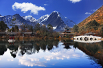 蓝天雪山
