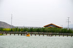 水天一色 湖面 城市 建筑 山