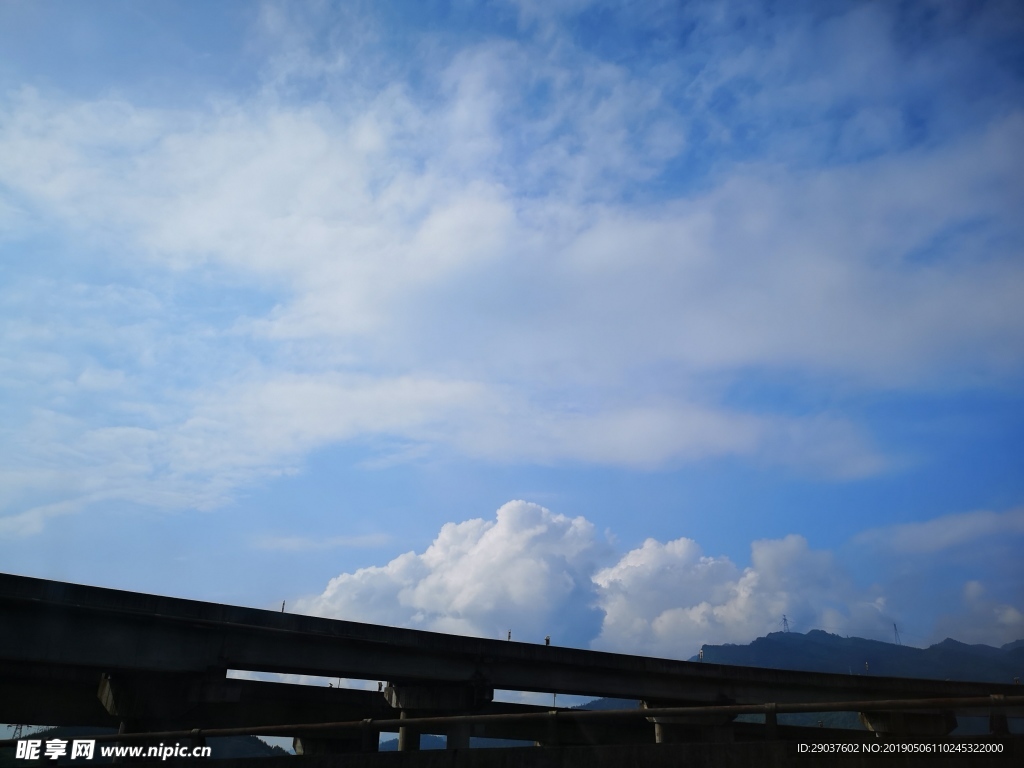 天空