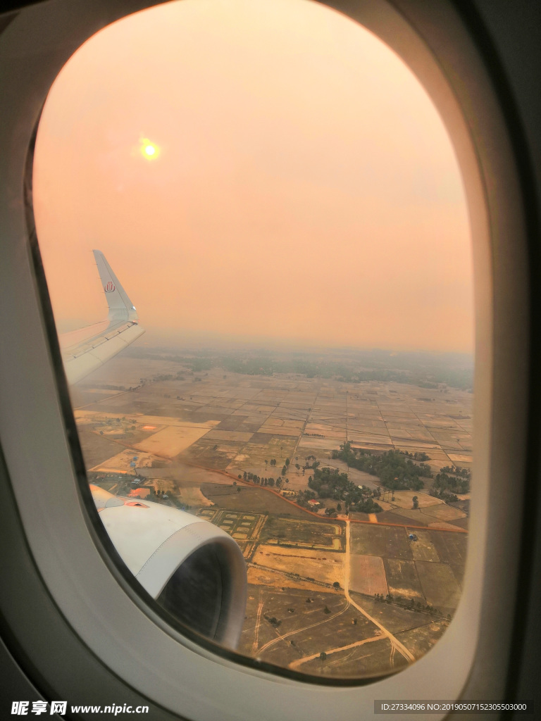 JC航空   飞机窗  天空