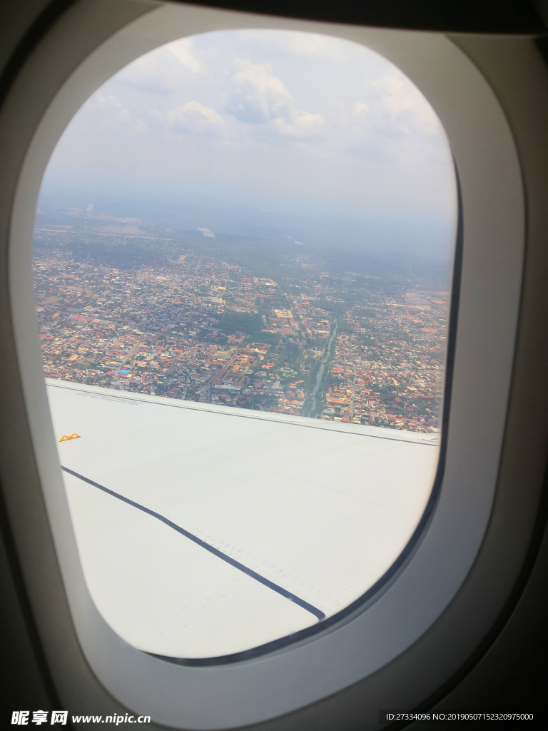 JC航空   飞机窗  天空