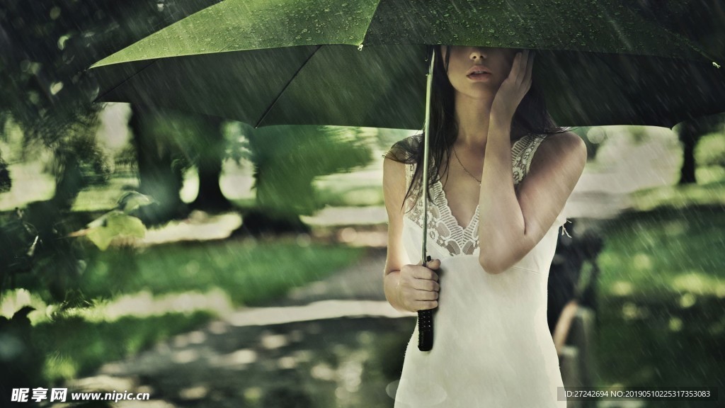 雨伞下的美女