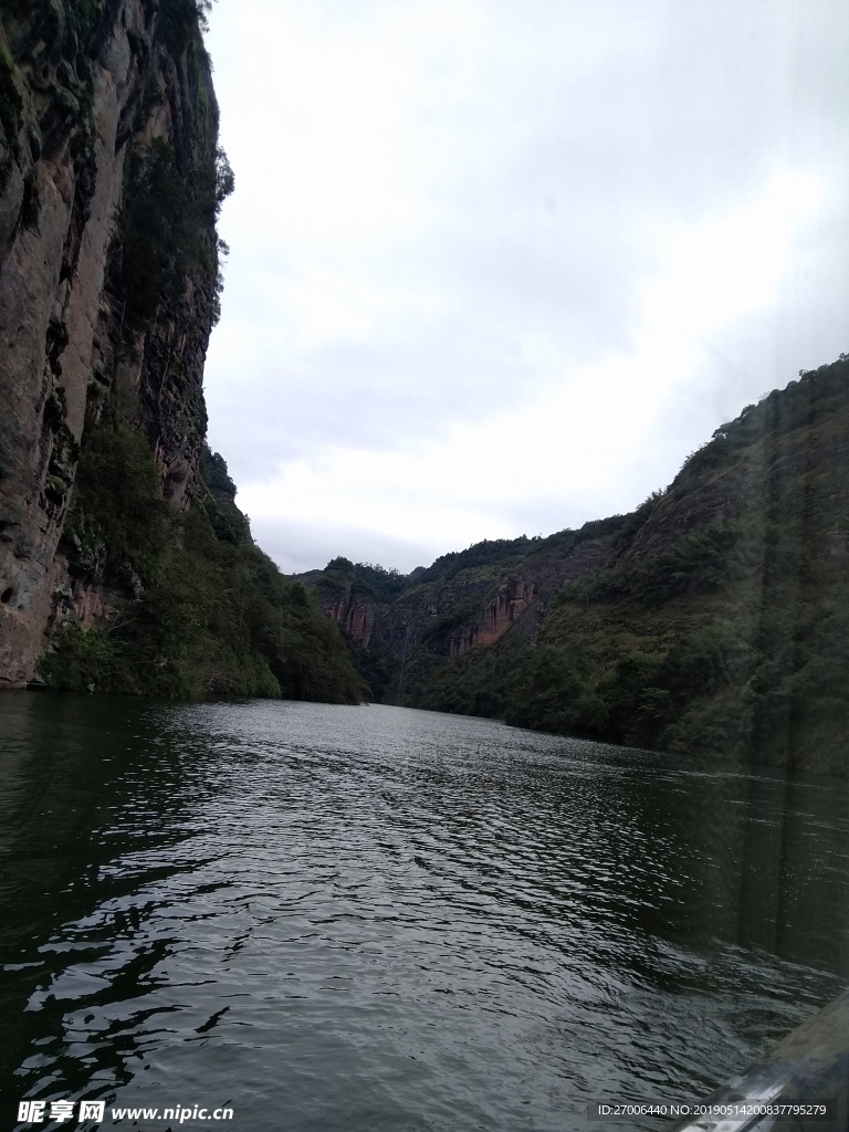 峡谷