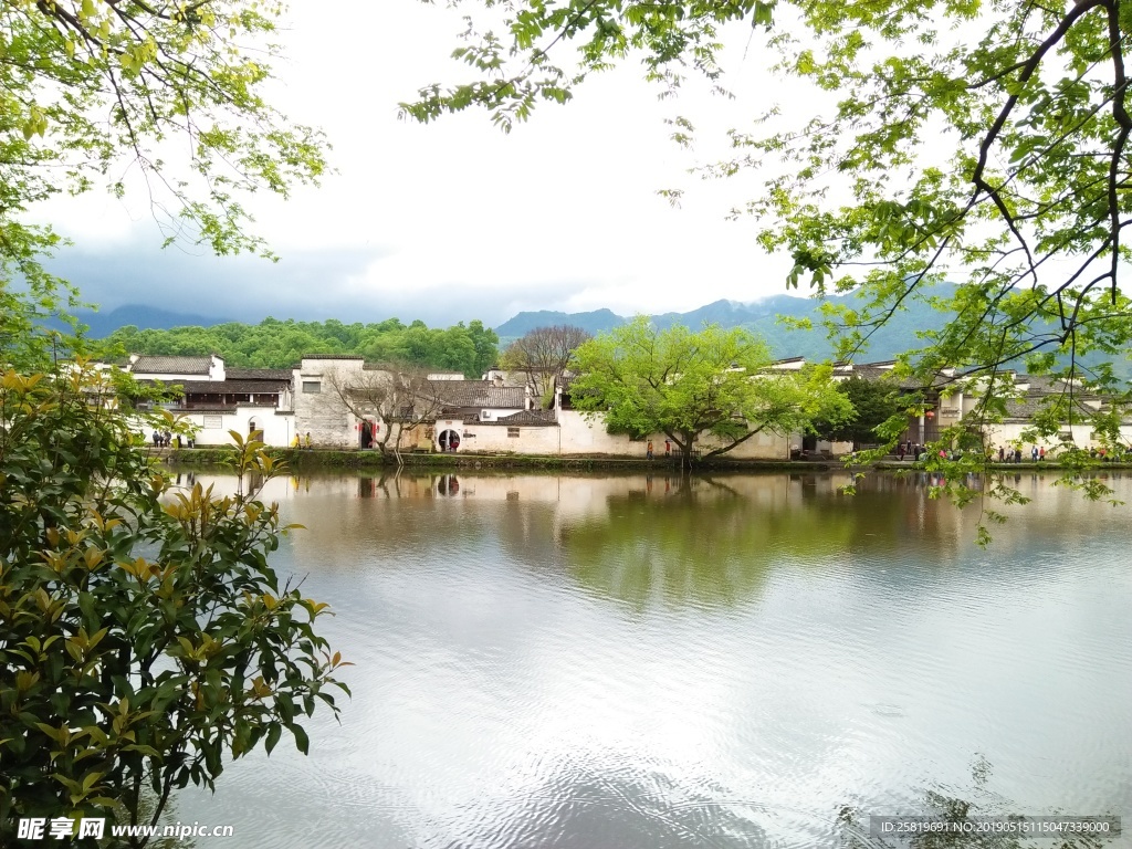 雨后宏村