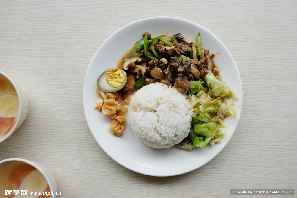 香菇滑鸡饭