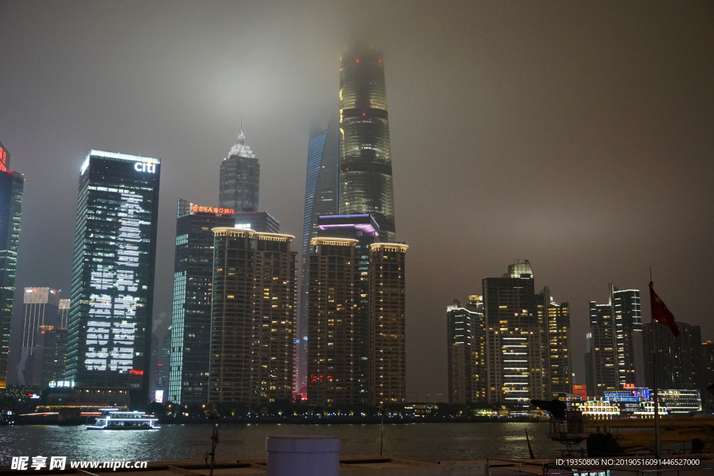 上海浦东建筑的夜景