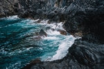 海水拍击浪花