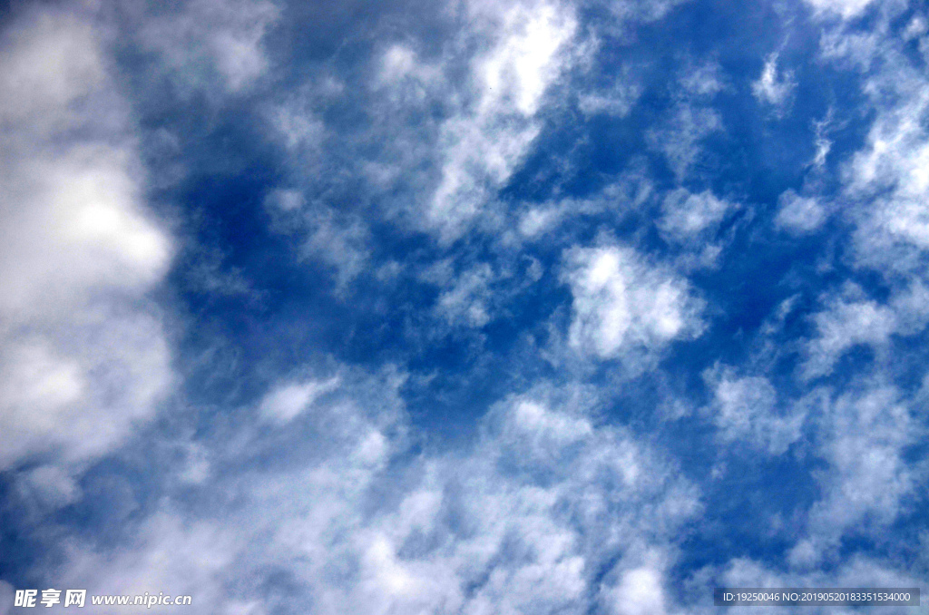 天空  蓝天  白云  阴天
