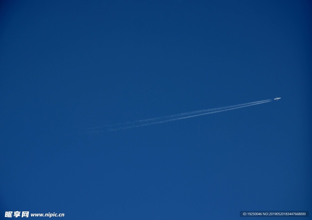 飞机 起飞    天空  蓝天