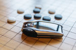 棋盘上的BMW汽车钥匙