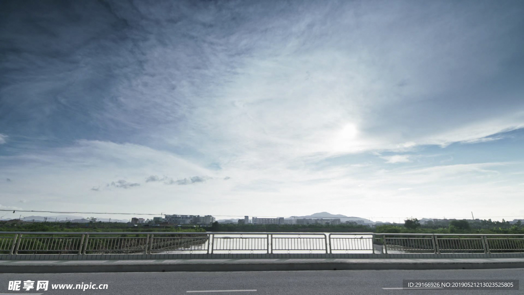 乡村早晨的天空