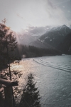 雪山湖泊