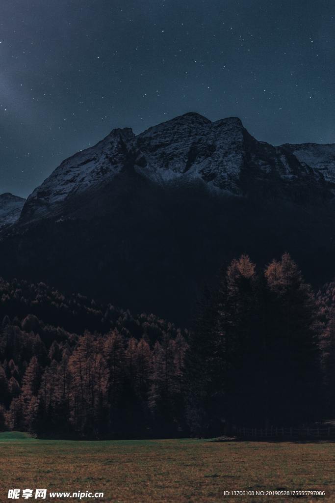 星空雪山