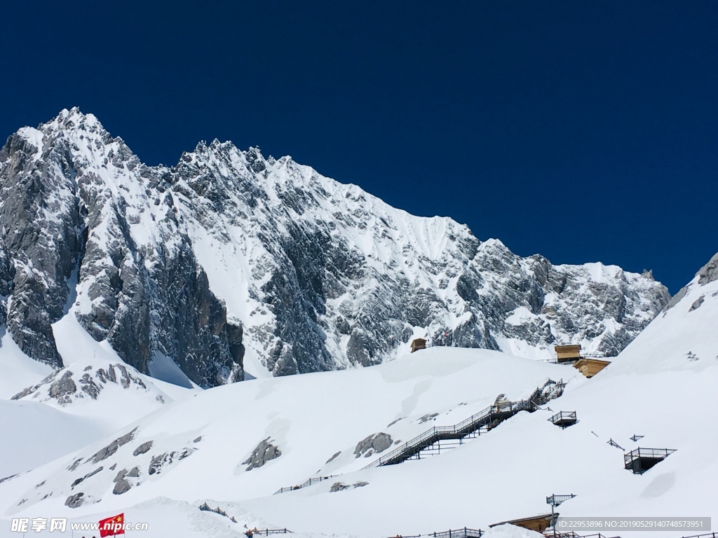 玉龙大雪山