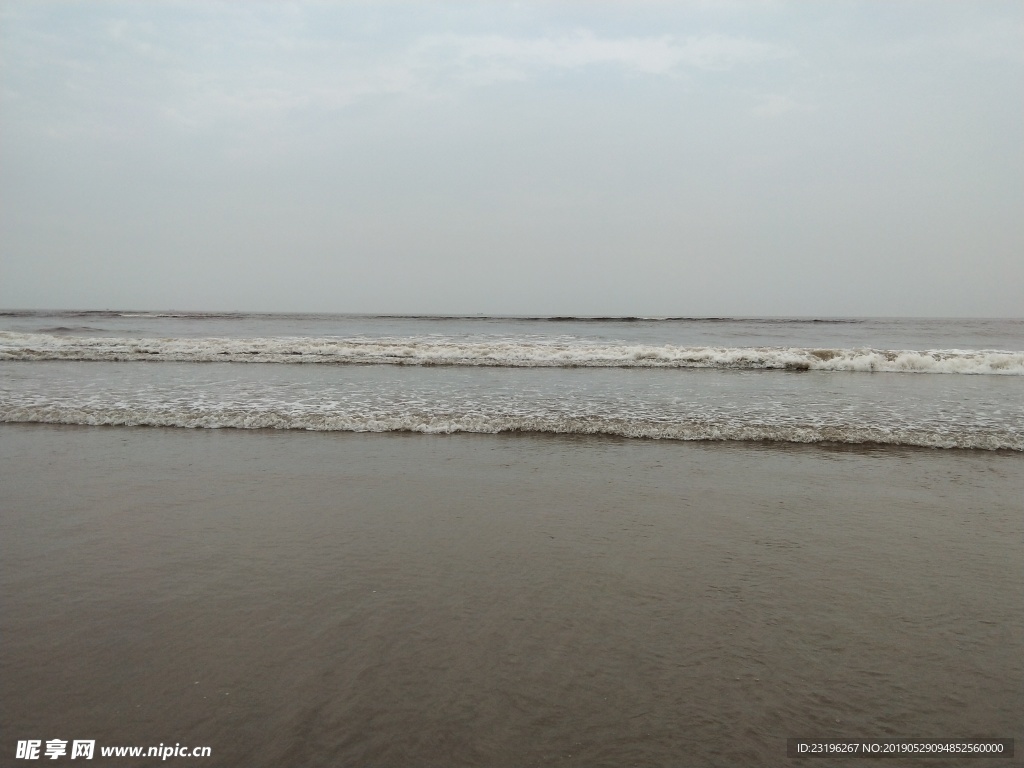 大海    浪花     海滩