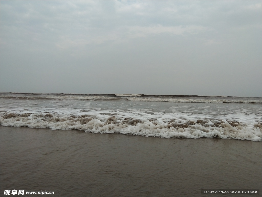 大海    浪花     海滩