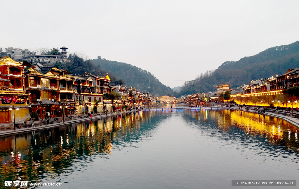 凤凰古城夜景  湘西风光