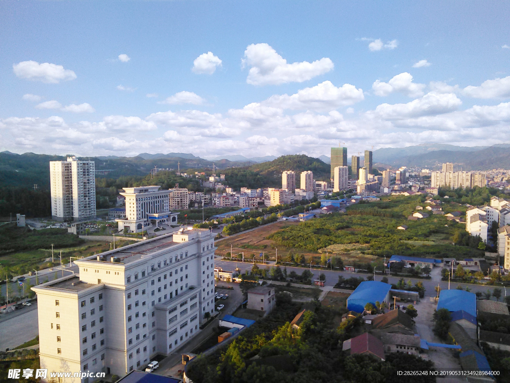 城市 蓝天 建筑 公园