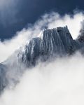 雪山峰顶