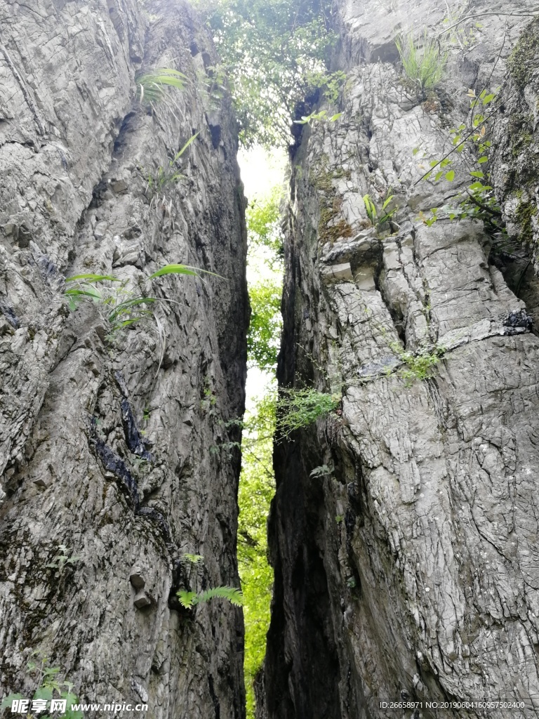 一线天  绝壁  石缝