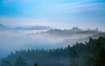山雾缭绕唯美风景