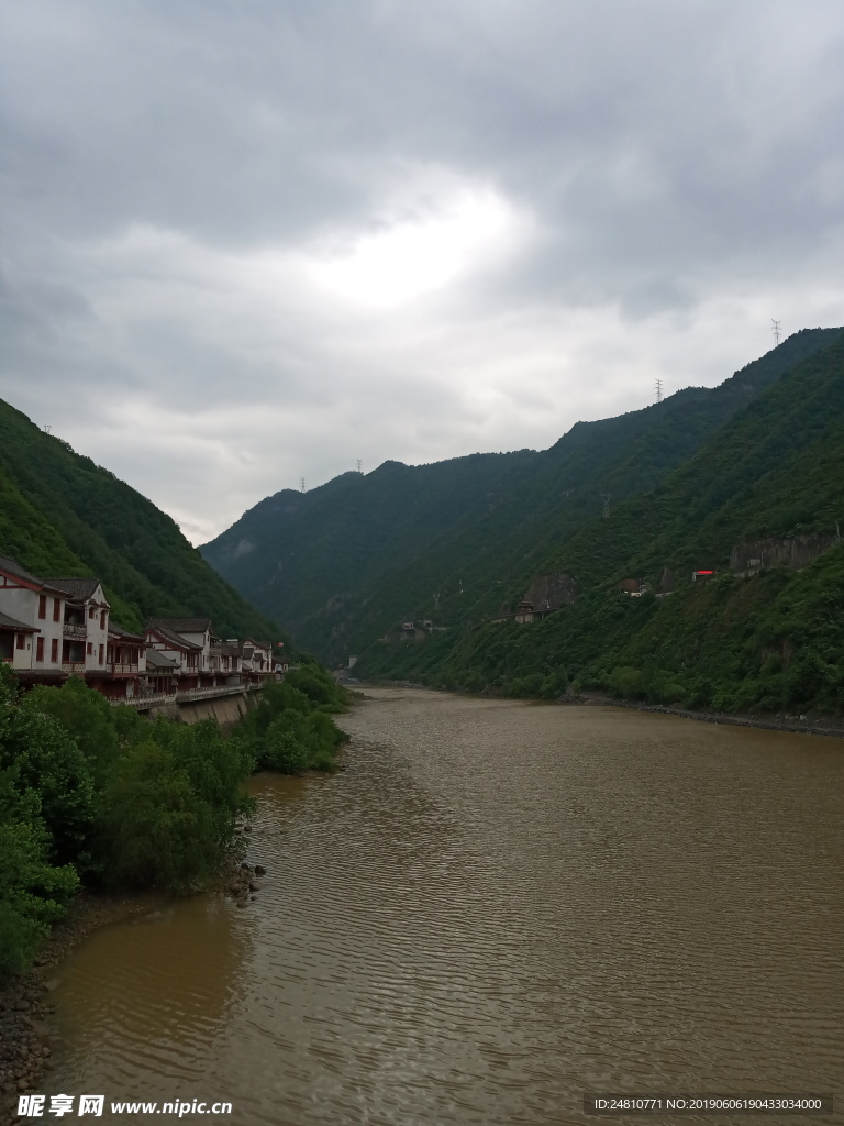 河