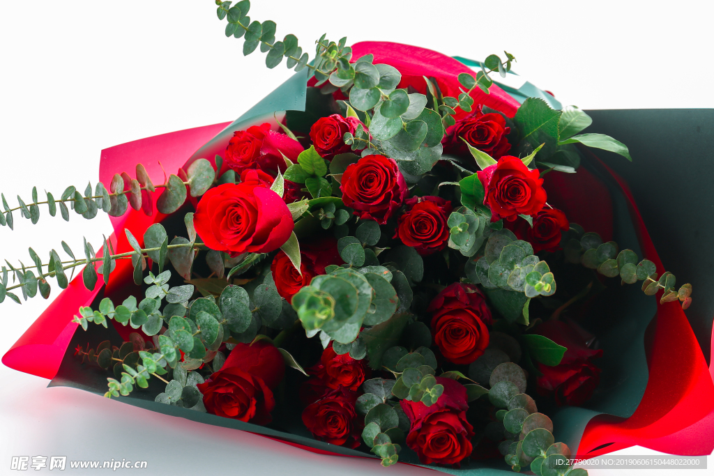 情人节火红玫瑰花花束高清图