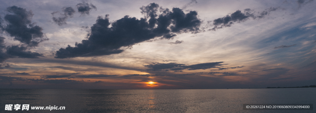 大海海天