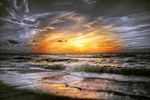 大海夕阳烧云
