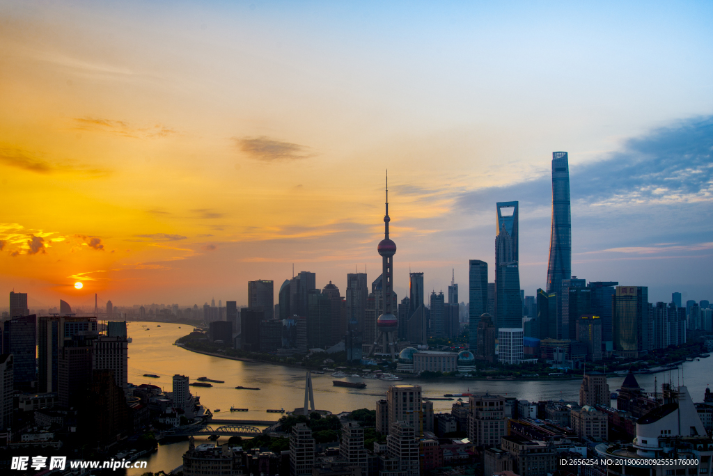 上海东方明珠外滩全景