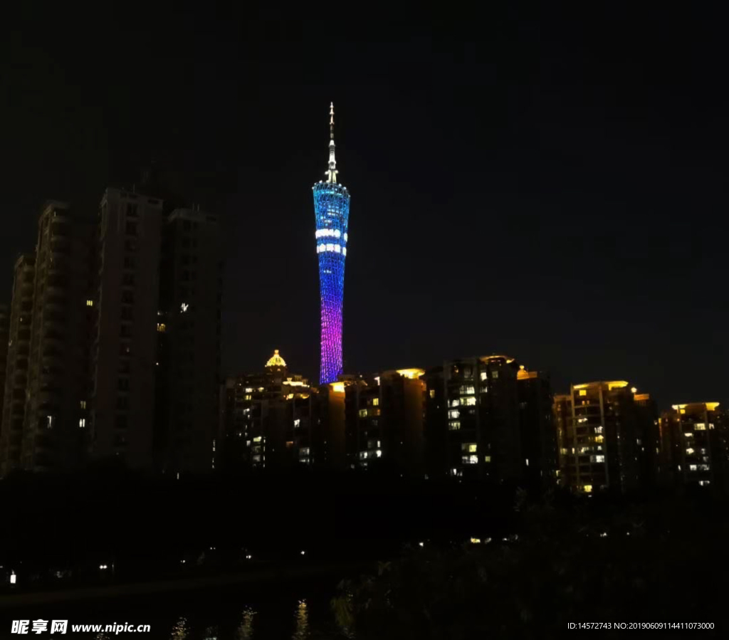 小蛮腰夜景