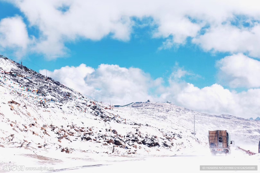 蓝天白云 雪山风景  藏区风景