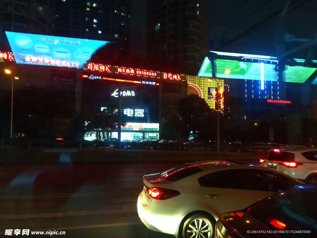 拥堵的城市街道