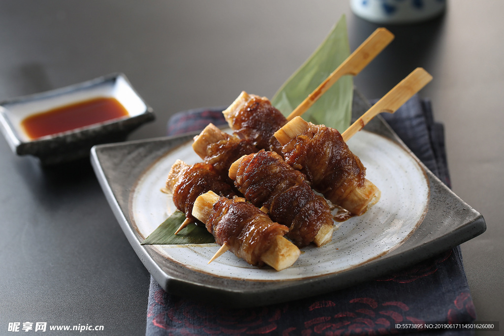 串烧肥牛鸡腿菇卷