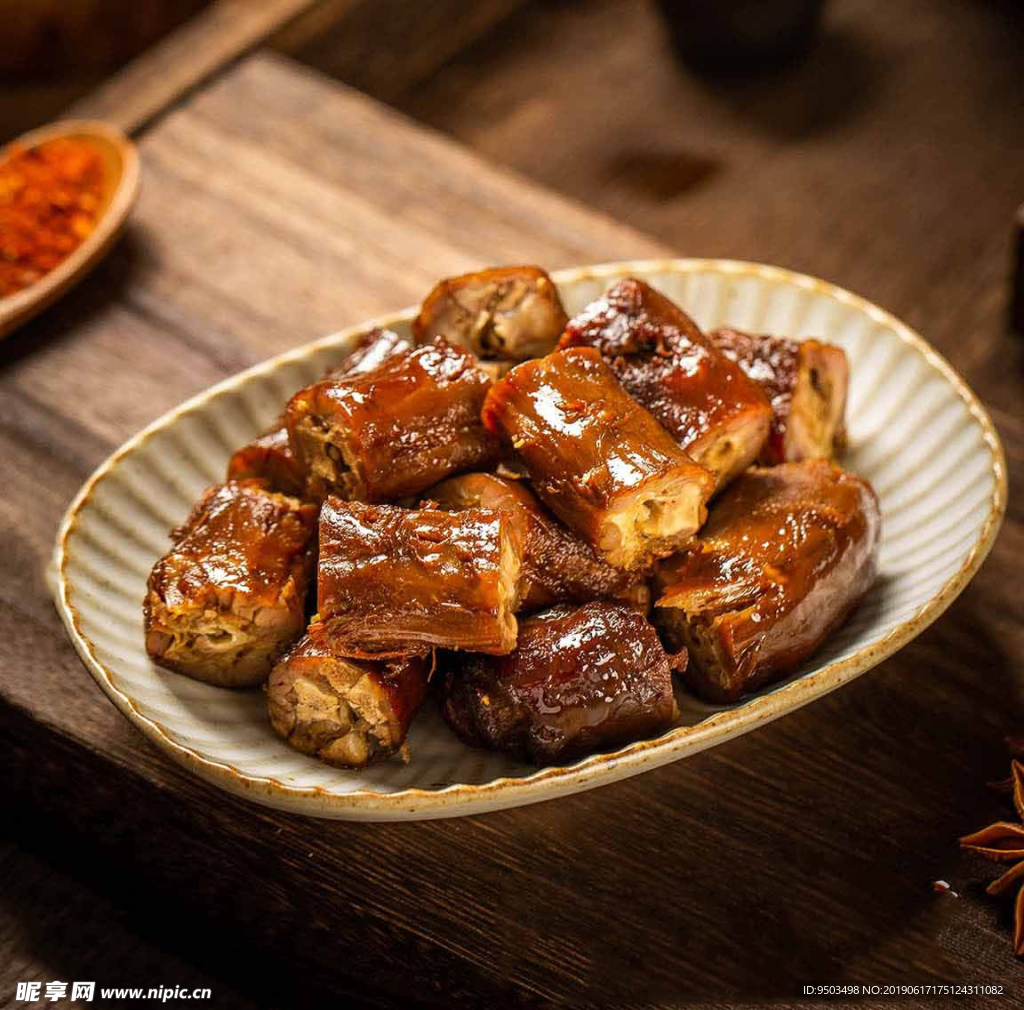 香辣卤鸭脖