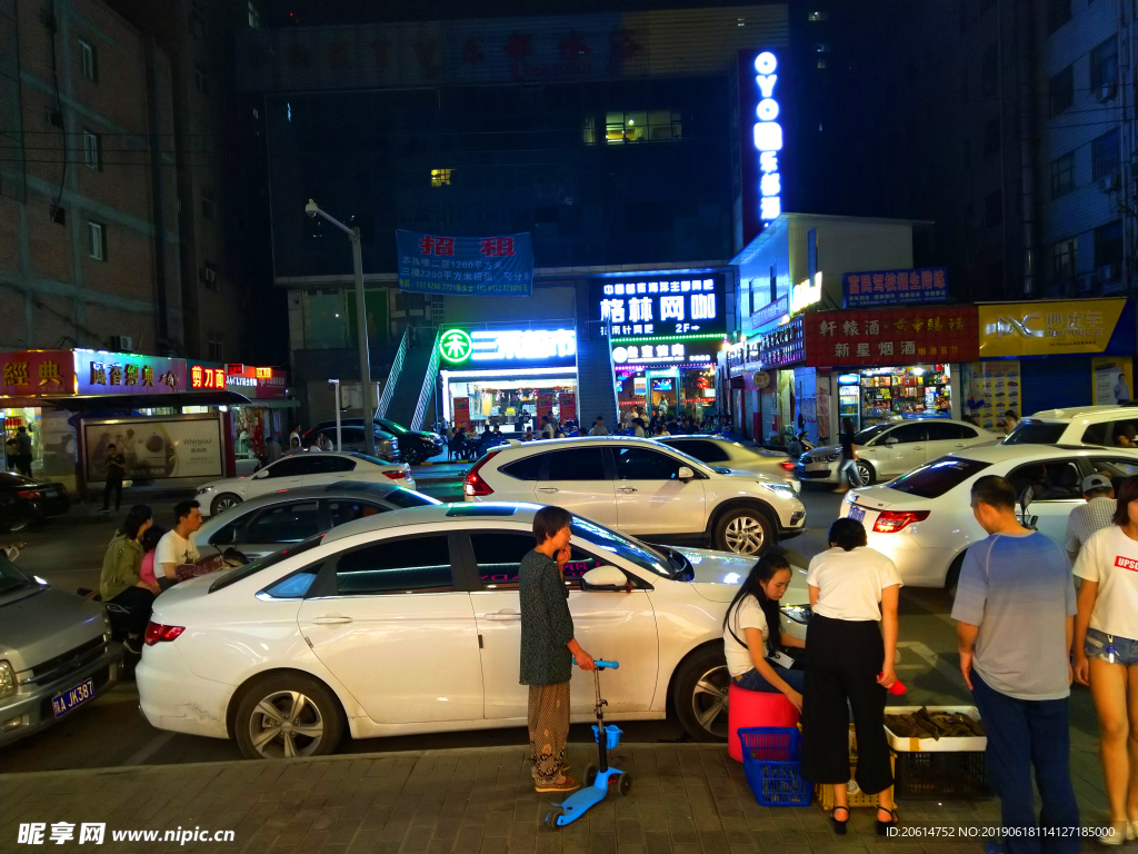 拥堵的城市道路