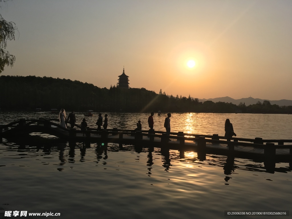 夕阳下的西湖