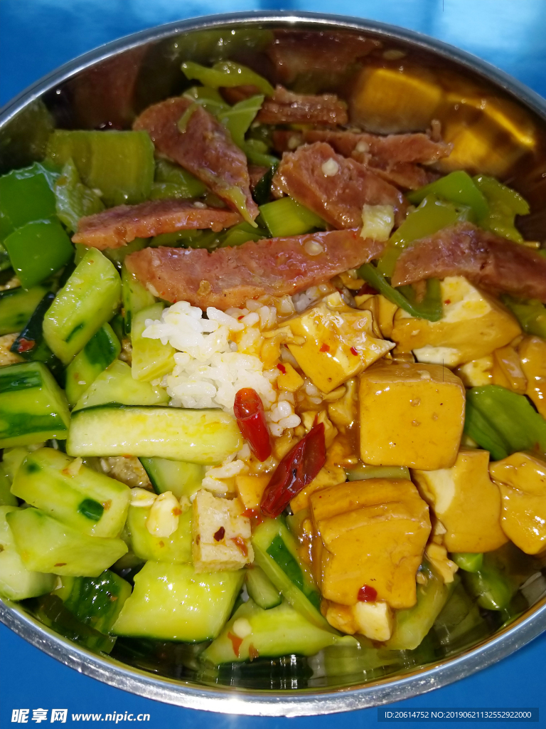 丰盛的盖浇饭