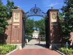 学校大门口
