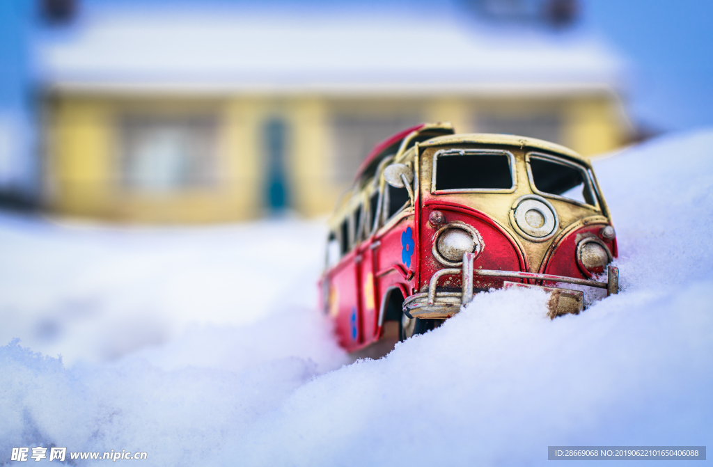 雪中车