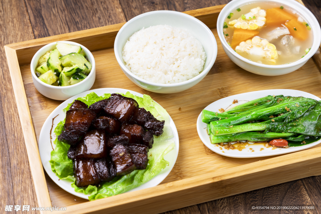 红烧肉套餐饭