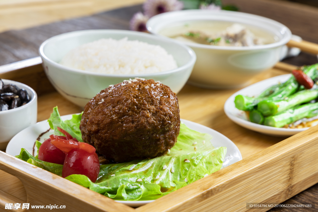 狮子头套餐饭