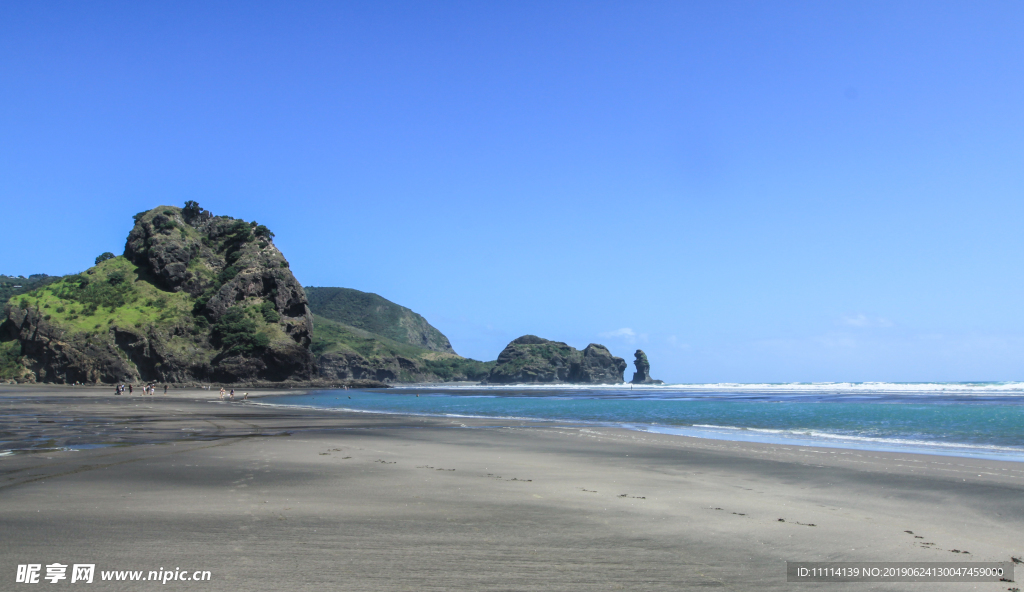 新西兰皮哈海滩自然风光