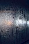 玻璃蒸汽 夜间 水珠 冷光
