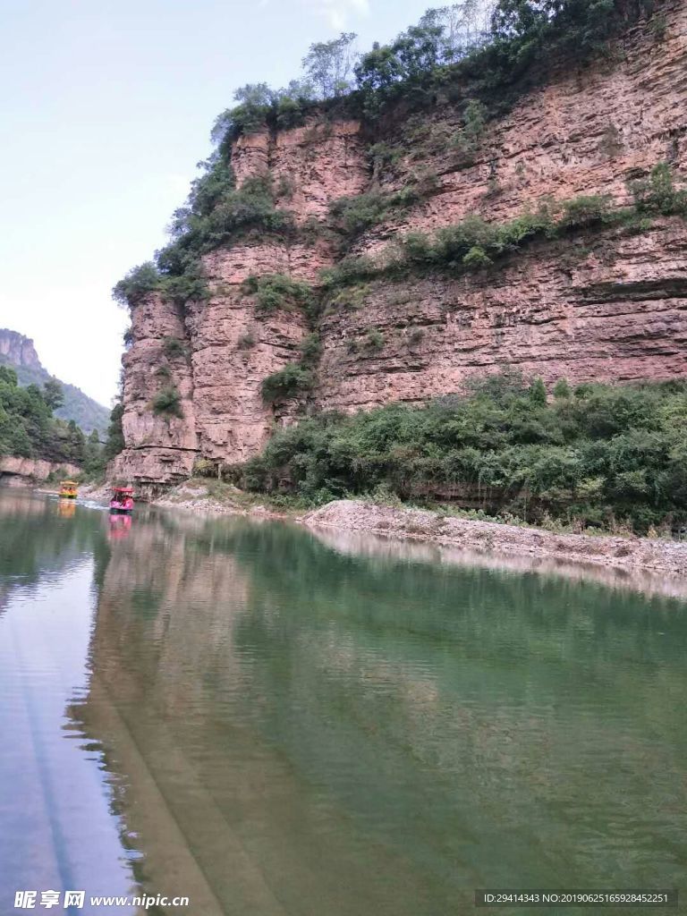 山水倒影