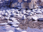 河边石头